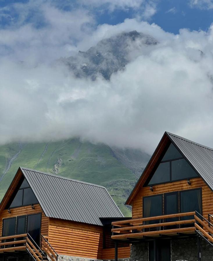 Kazbegi Inn Cottages Экстерьер фото