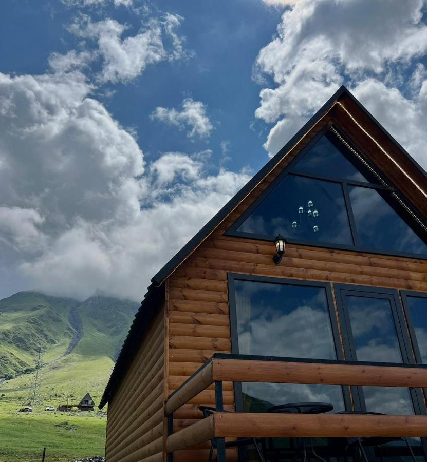 Kazbegi Inn Cottages Экстерьер фото