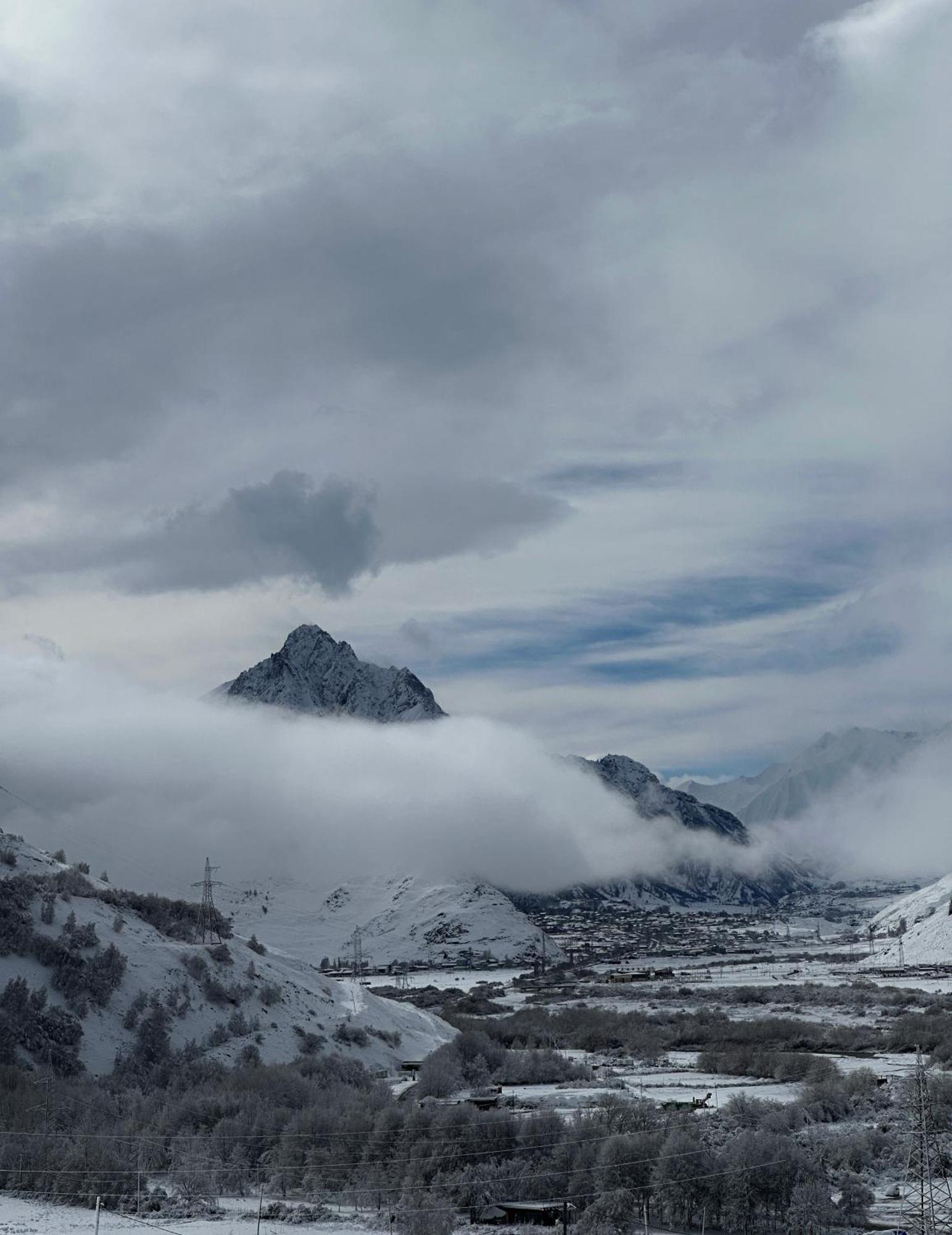 Kazbegi Inn Cottages Экстерьер фото