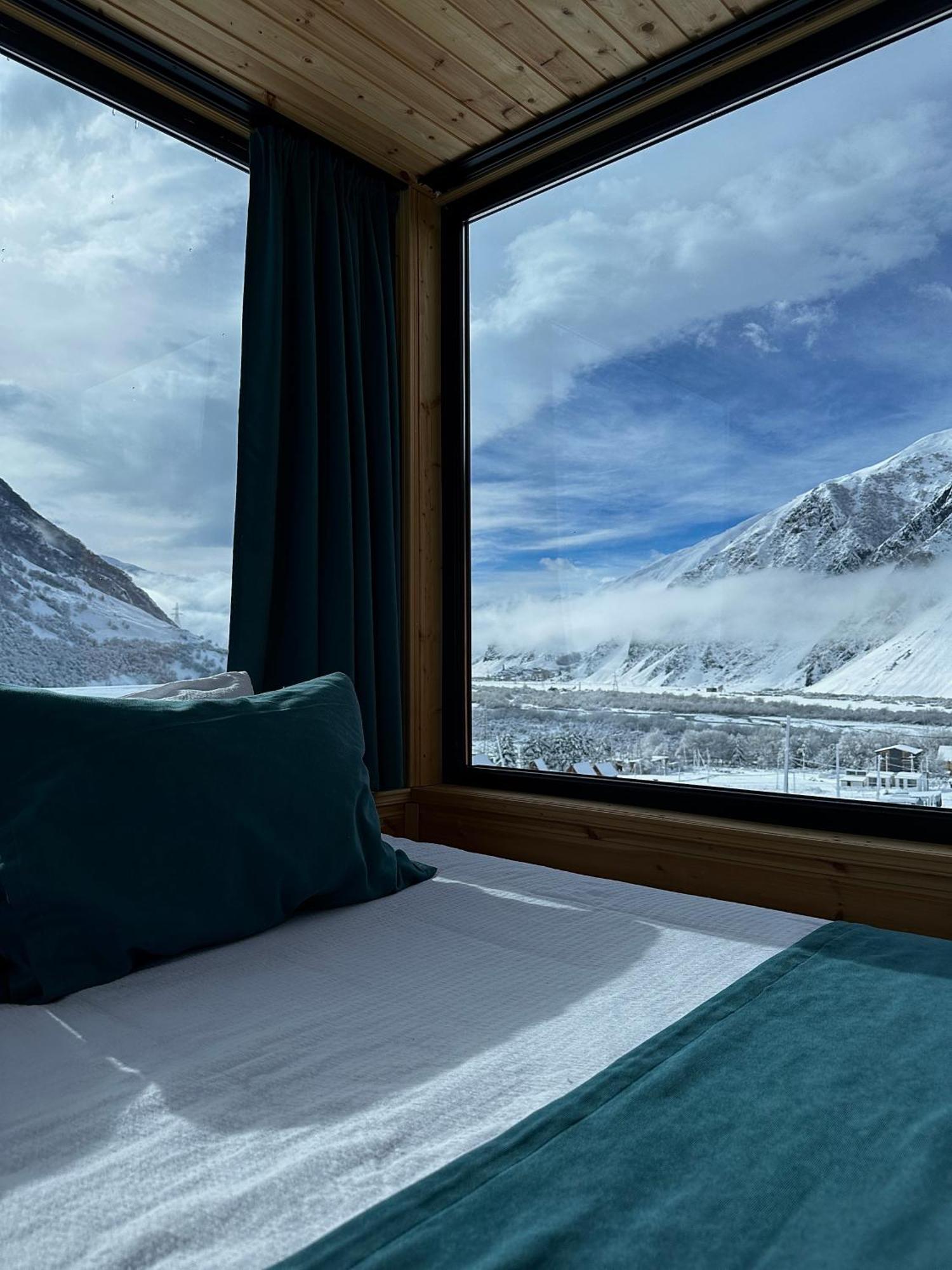Kazbegi Inn Cottages Экстерьер фото