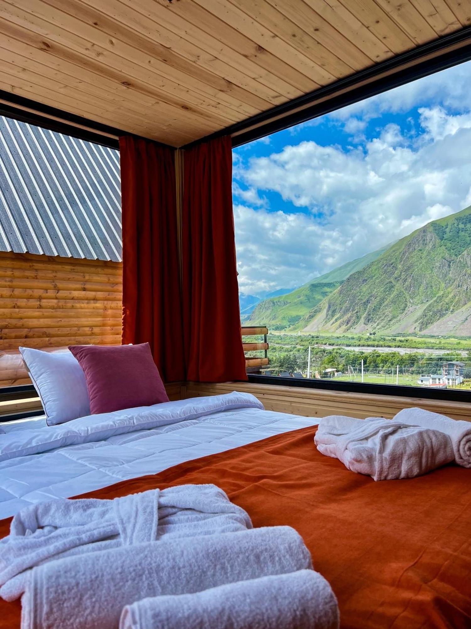 Kazbegi Inn Cottages Экстерьер фото