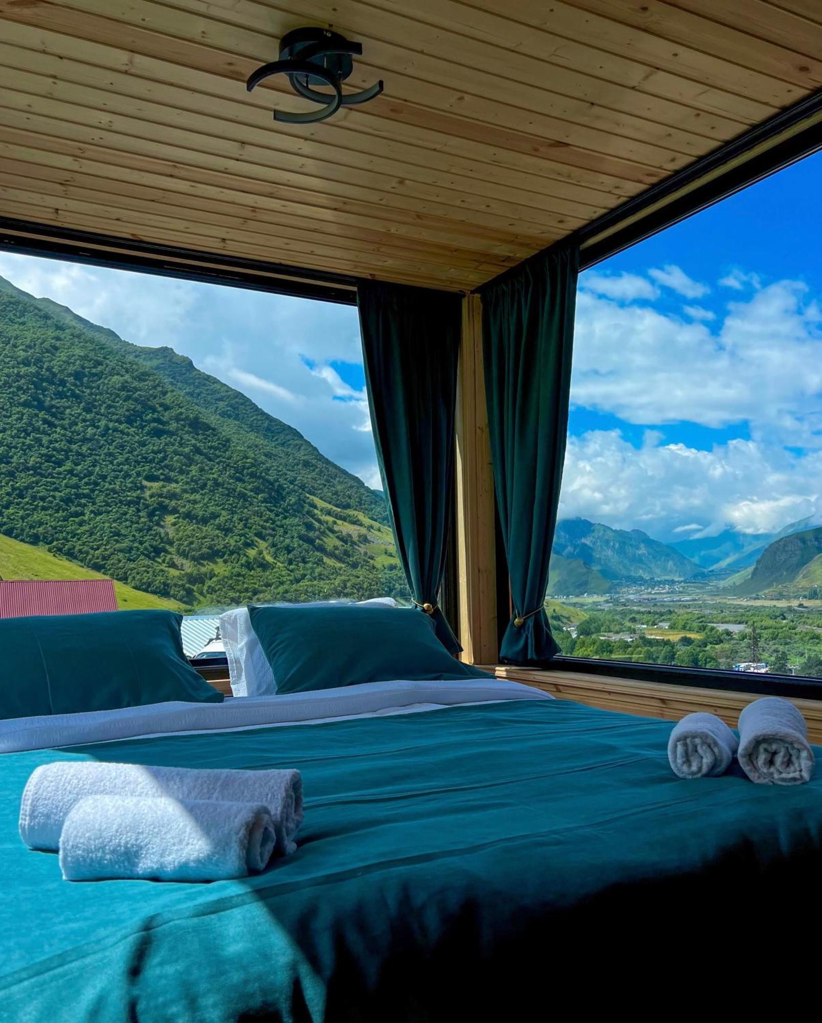 Kazbegi Inn Cottages Экстерьер фото