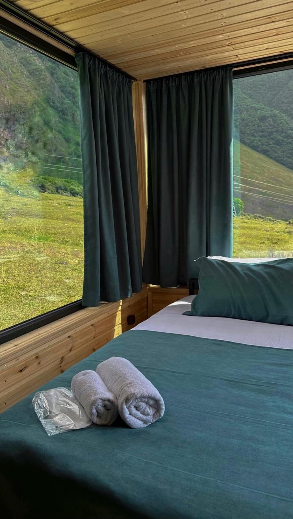 Kazbegi Inn Cottages Экстерьер фото