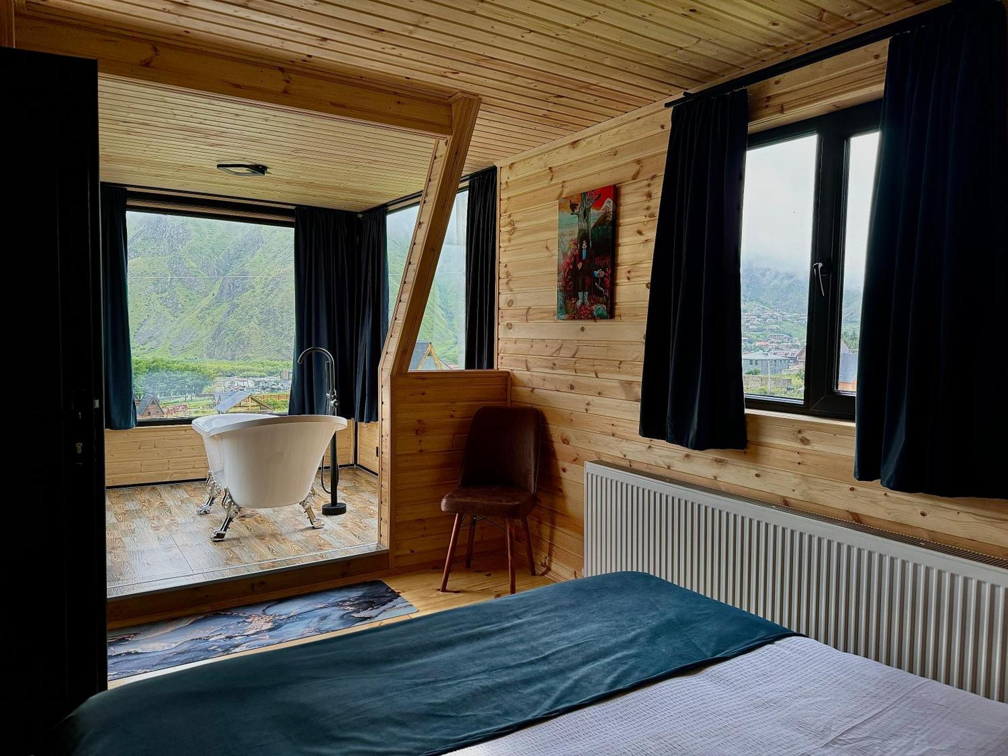Kazbegi Inn Cottages Экстерьер фото