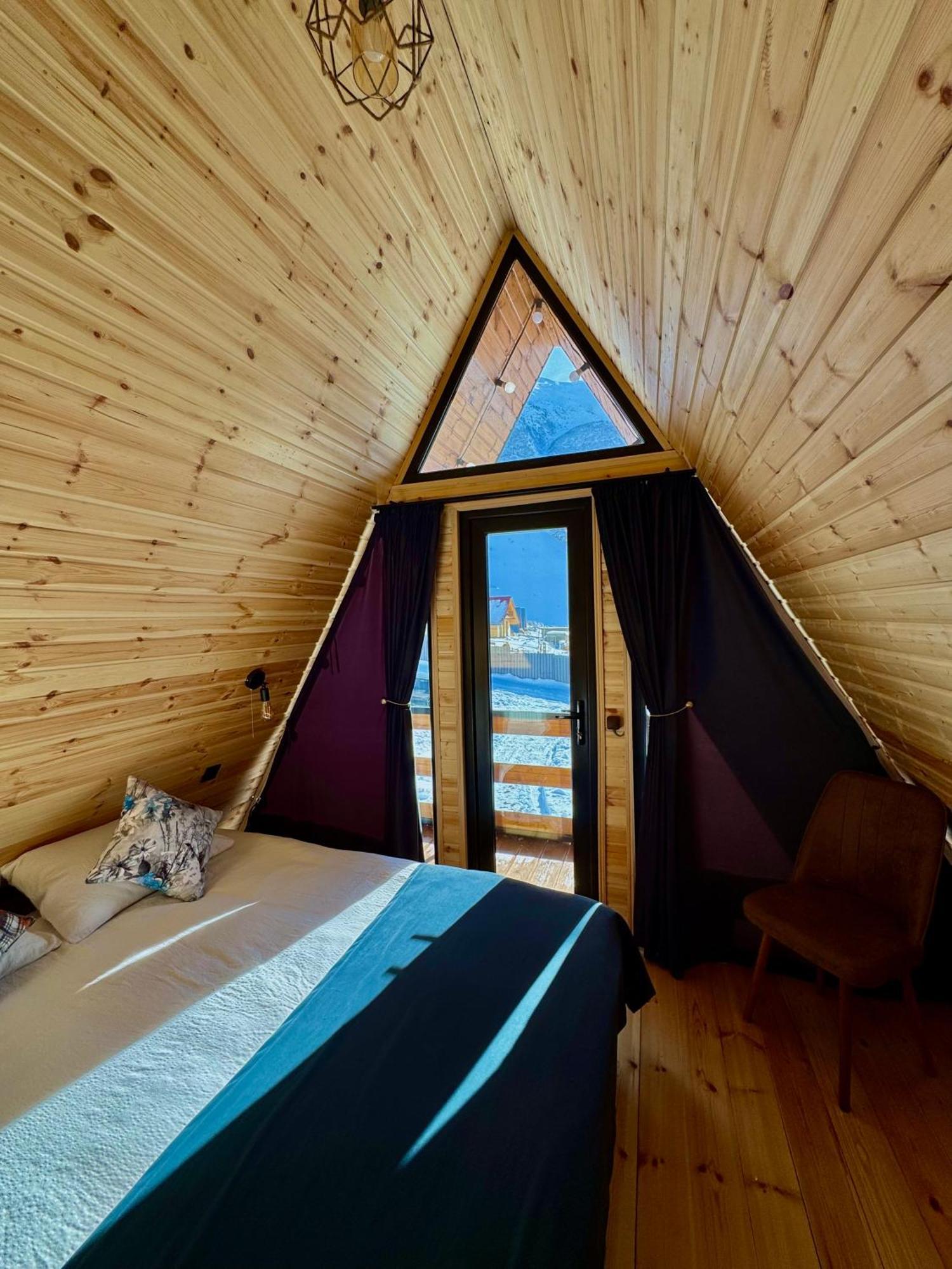 Kazbegi Inn Cottages Экстерьер фото